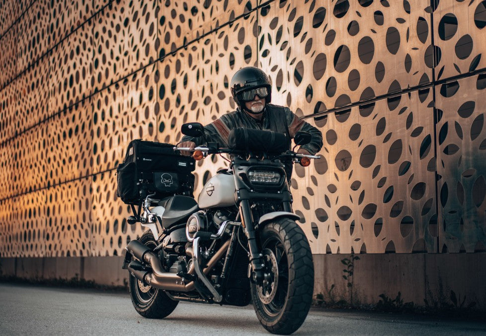 Deemeed Roller Black Leður með svörtum ólum