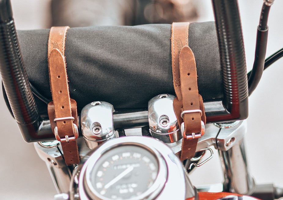 Deemeed Roller mótorhjólataska – Svart CORDURA® með brúnum ólum