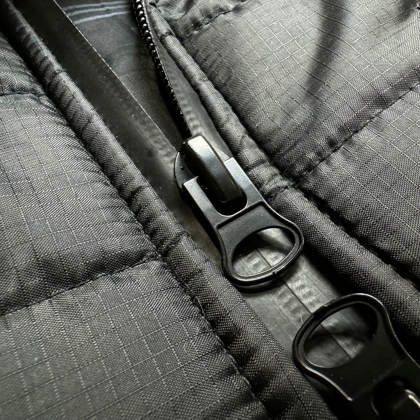 BOBHEAD All Black Padded Gillet – Svart bólstrað vesti