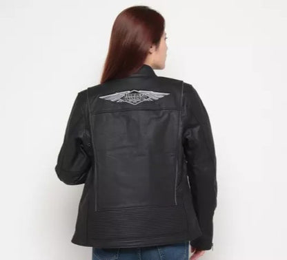 Harley-Davidson kvenna leðurjakki úr 120 ára afmælishátíðarlínu.