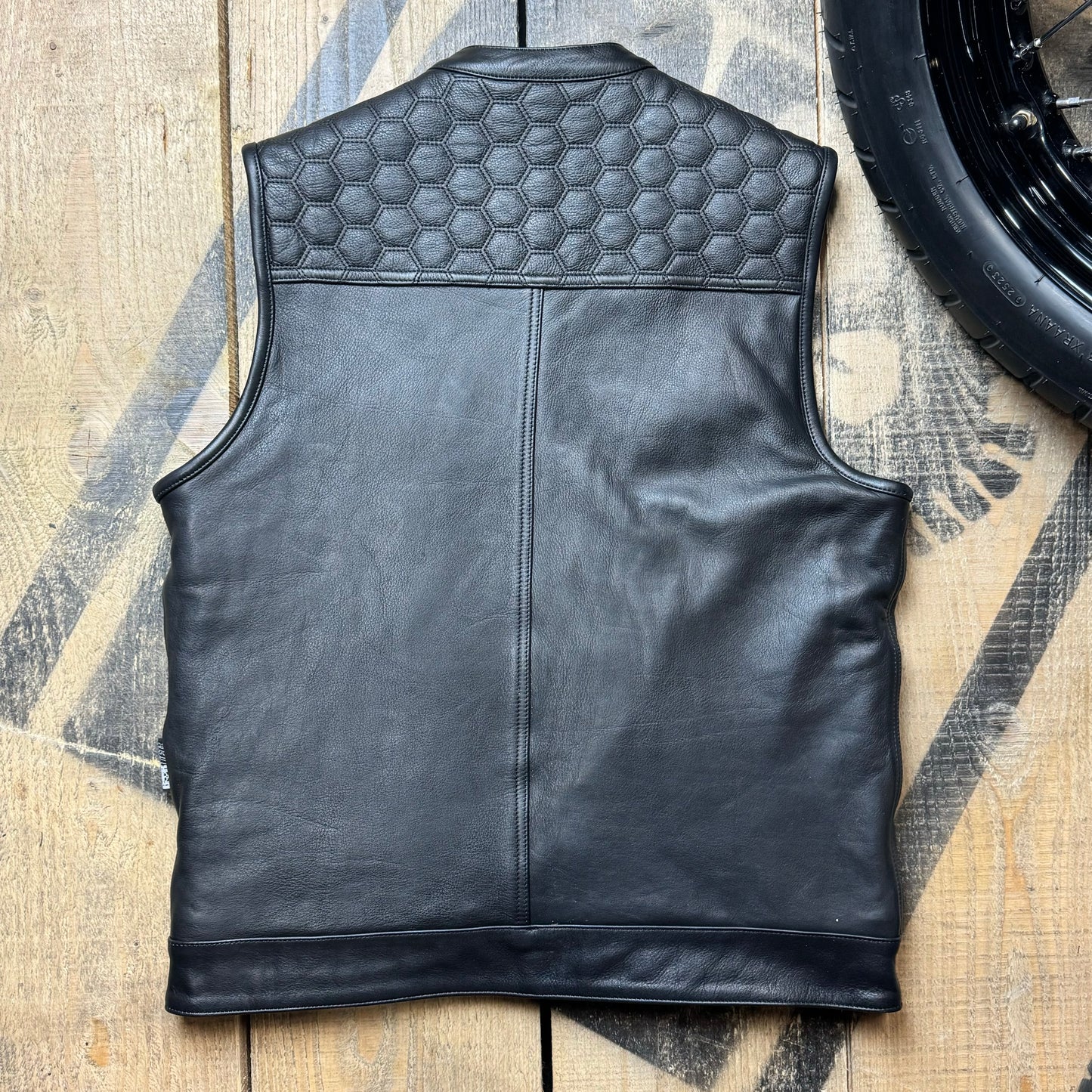 BOBHEAD Reaper Protective Honeycomb Cut Black – Leðurvesti með Class C vottun
